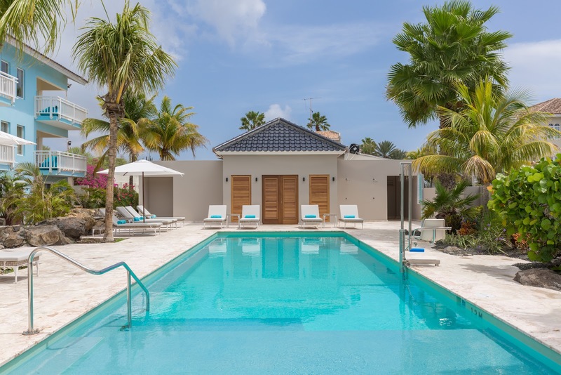 Dolphin Suite Hotel
